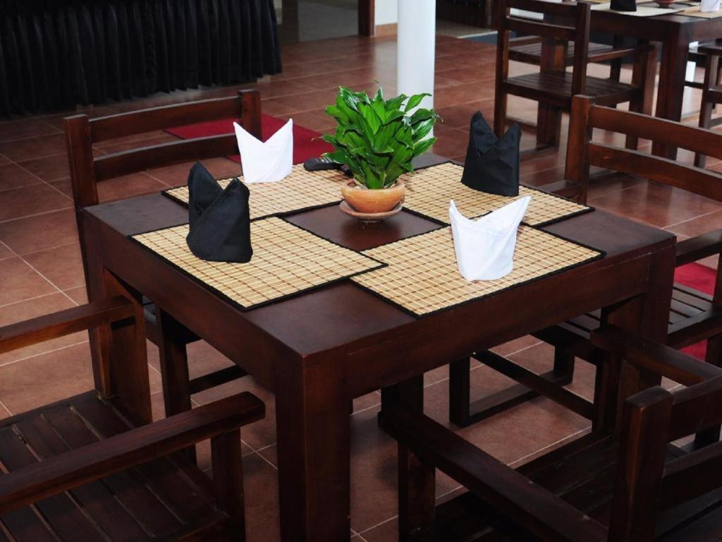 Sihilro Regency Hotel اوداوالاوي المظهر الخارجي الصورة